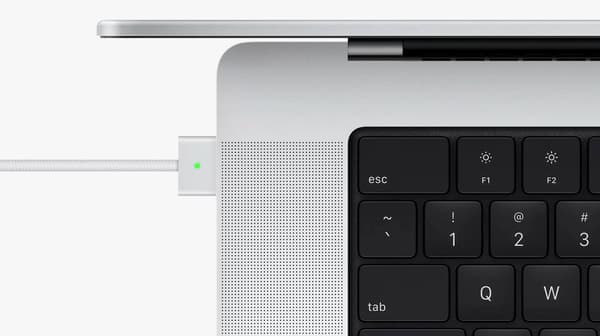Lee MacBook Pro (2021) D Apple