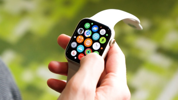 The Apple Watch 7 has been plagued by charging issues since the new WatchOS update.