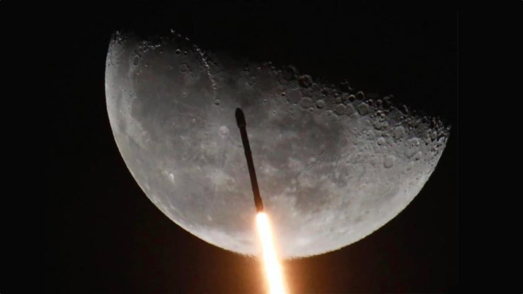 SpaceX: Unrestricted Falcon 9 rocket collides with the moon