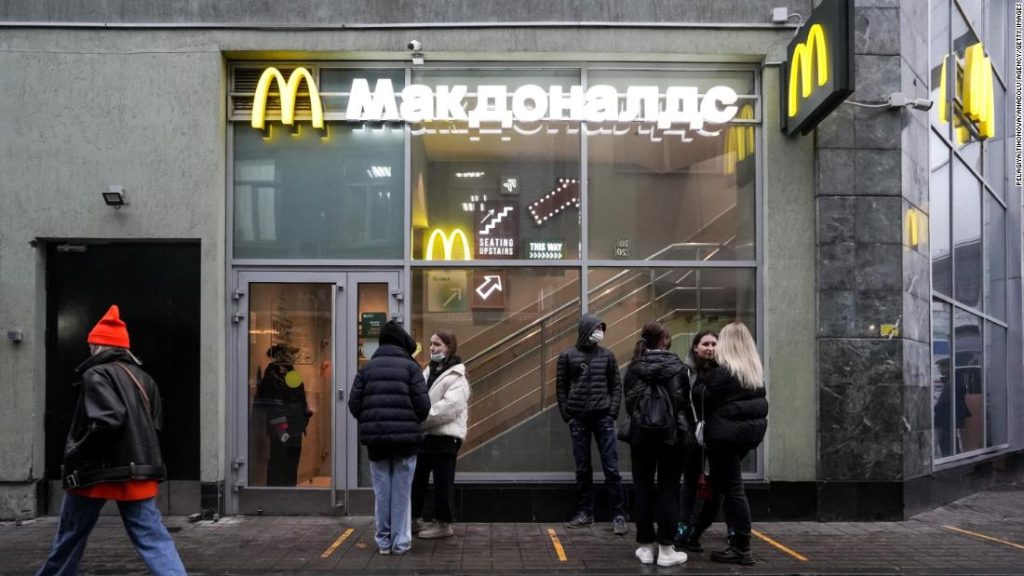 McDonald's temporarily closes Russian restaurants