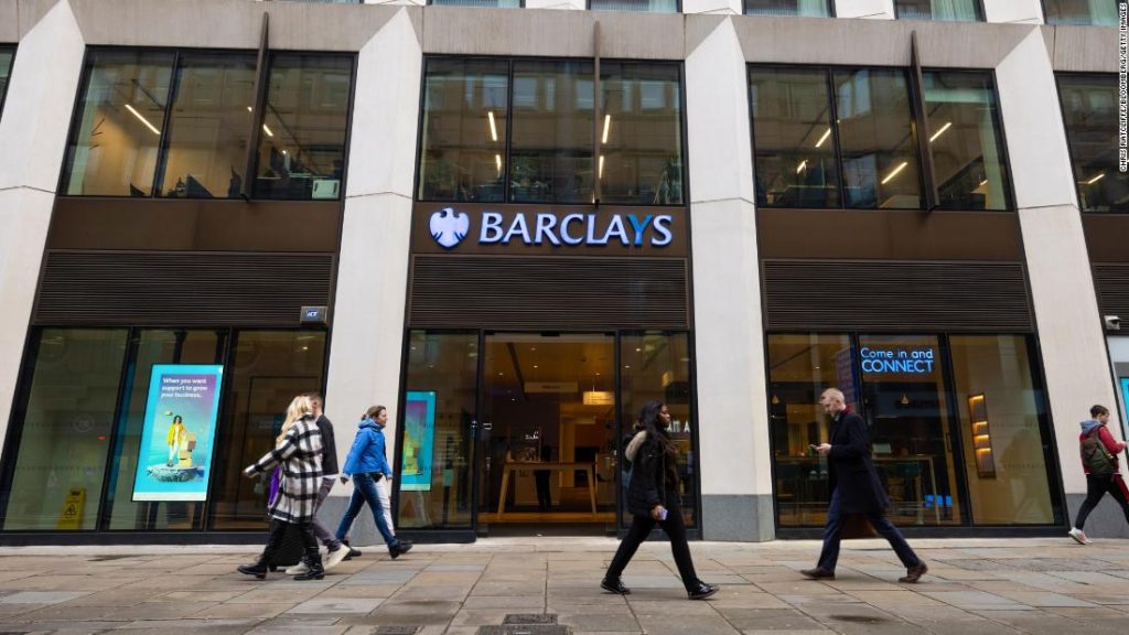 Barclays suffered a huge mistake in the US market, worth 590 million dollars, and sold its shares