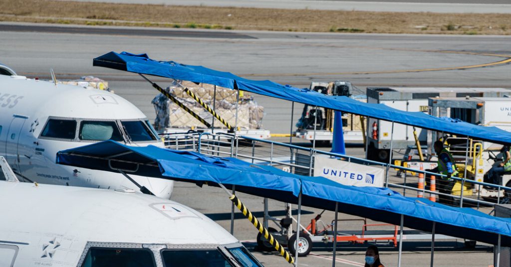 Covid news: United Airlines will allow some unvaccinated workers to return