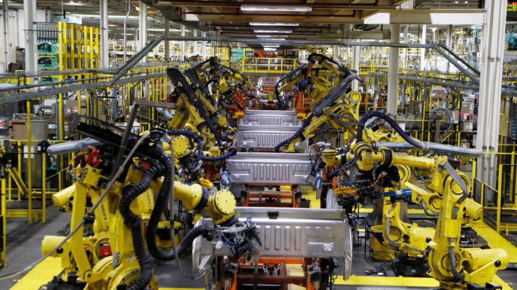 Robot orders in the US rise 40% as labor shortages and inflation continues