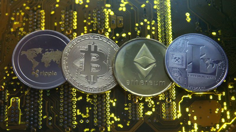Bitcoin Price: C trading halts, Binance halts some withdrawals