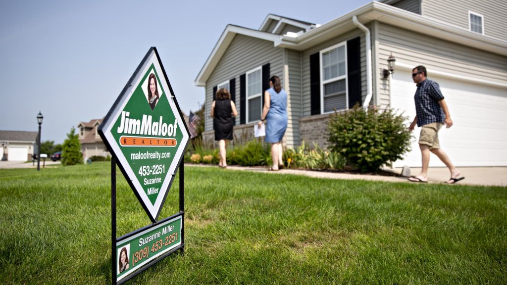 Mortgage demand drops to 22-year low