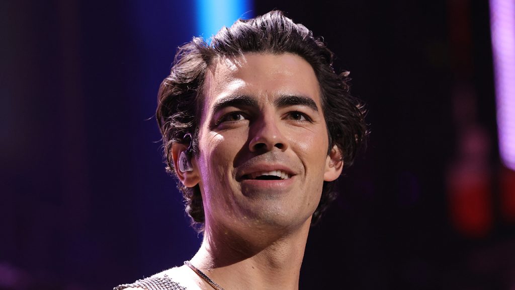 Joe Jonas admits he uses syringes, and says men should be 'open and honest about it'