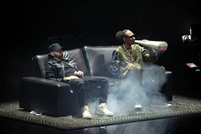 Eminem (left) and Snoop Dogg