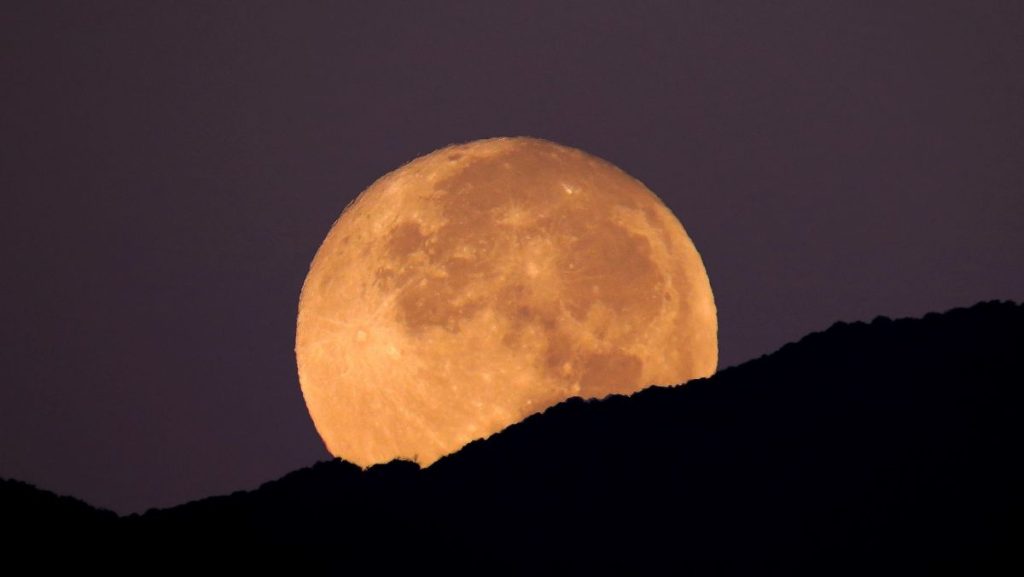 The Last Super Moon of 2022 Rises on August 11: Watch it live online