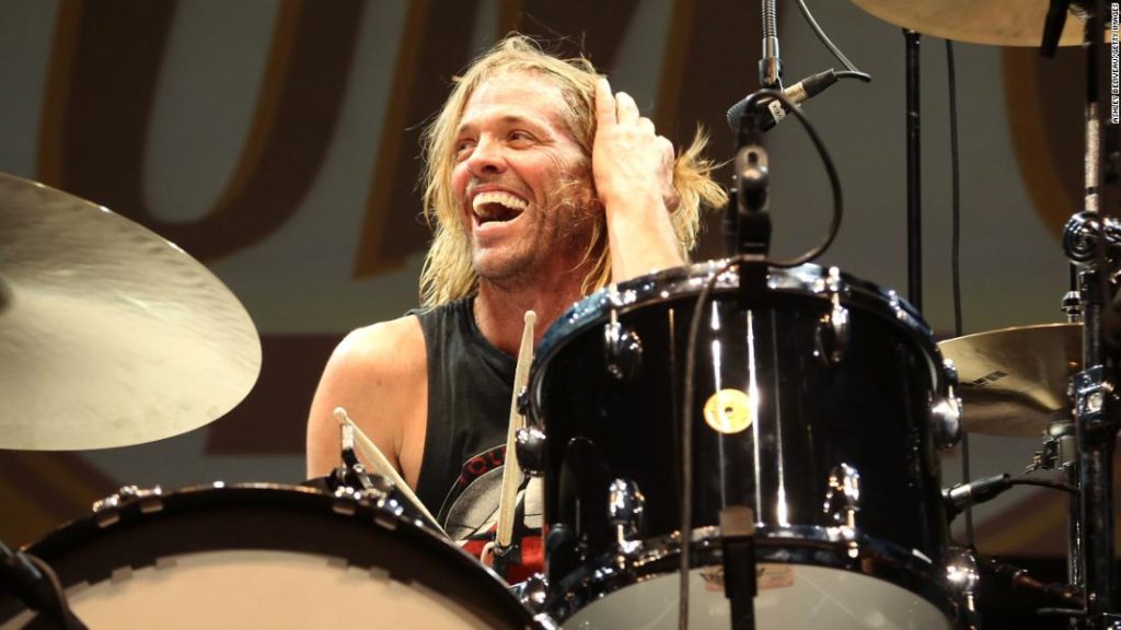 The Foo Fighters pay tribute to drummer Taylor Hawkins at concert in London
