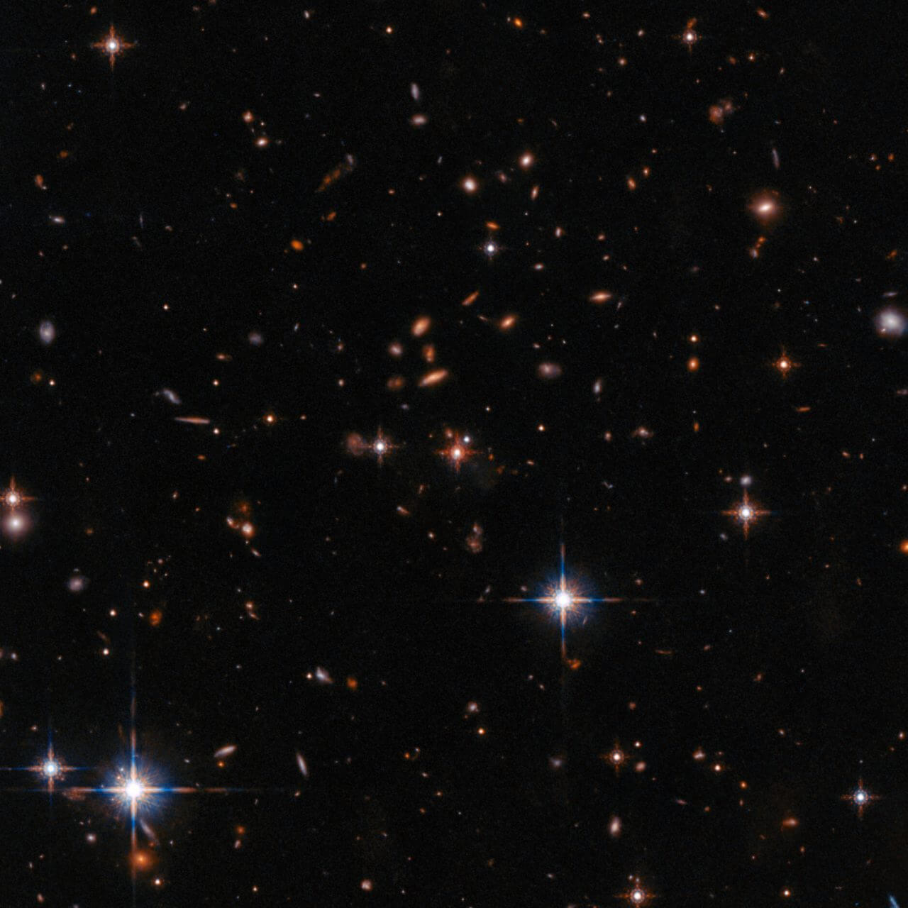 [▲ محيط الكوازار SDSS J165202.64 + 172852.3 المأخوذ بواسطة تلسكوب هابل الفضائي (Credit: ESA / Hubble، NASA، N. Zakamska)]